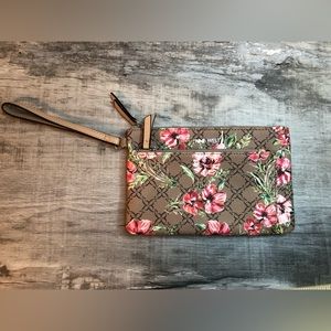 NWOT Nine West Floral Wristlet